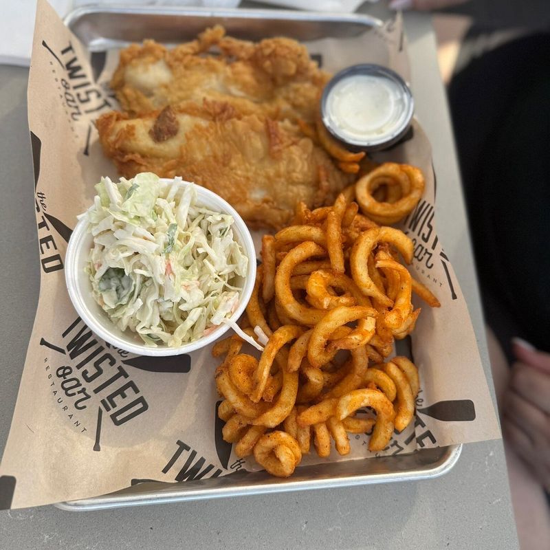 Georgia's Lakeside Fish Fry Destinations Worth Planning A Trip For - Decor Hint The Twisted Oar, Buford