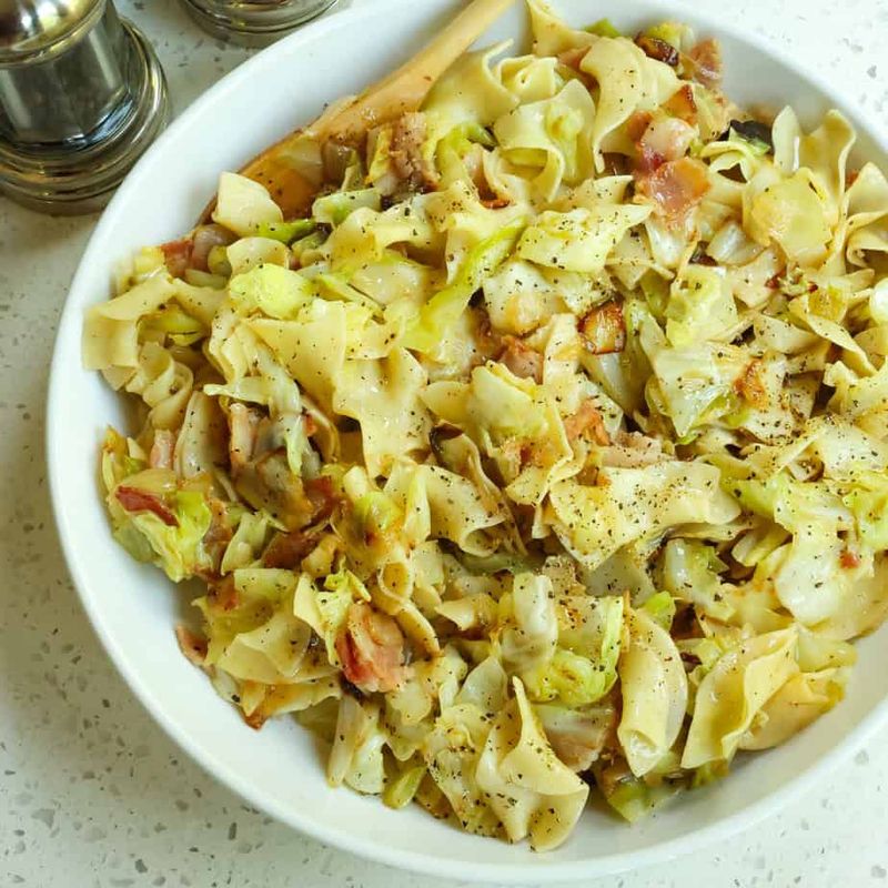 11 Retro Pennsylvania Dishes That Screamed '80s Childhood - Decor Hint Haluski (Cabbage And Noodles)