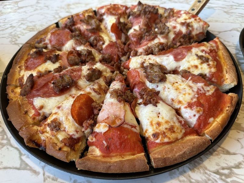 14 Oregon Pizza Joints Worth The Trip For Authentic Flavor - Decor Hint The Original Pizza Caboose