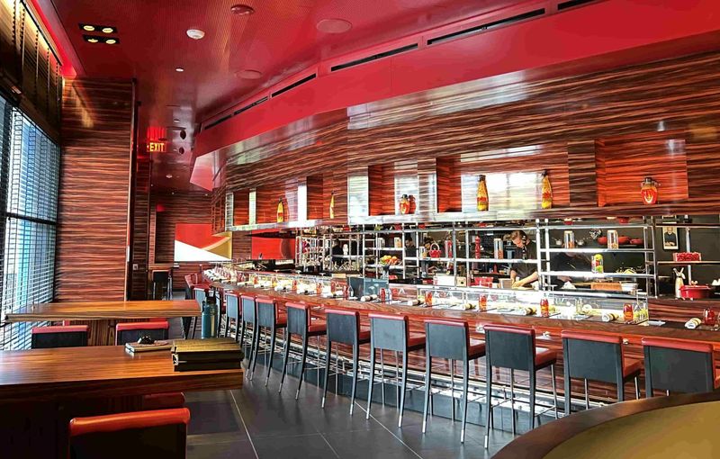 Florida Restaurants You'll Wait Weeks To Dine At, But Won't Regret It - Decor Hint L'Atelier de Joël Robuchon, Miami