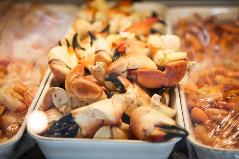 14 Florida Lobster Roll Shacks That Keep It Simple And Fresh - Decor Hint Captain & Krewe Seafood Market & Raw Bar - Naples