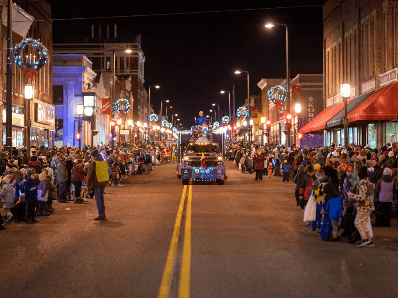 This Wisconsin Town Feels Straight Out Of That '70s Show - Decor Hint Community Rituals & Small Town Traditions