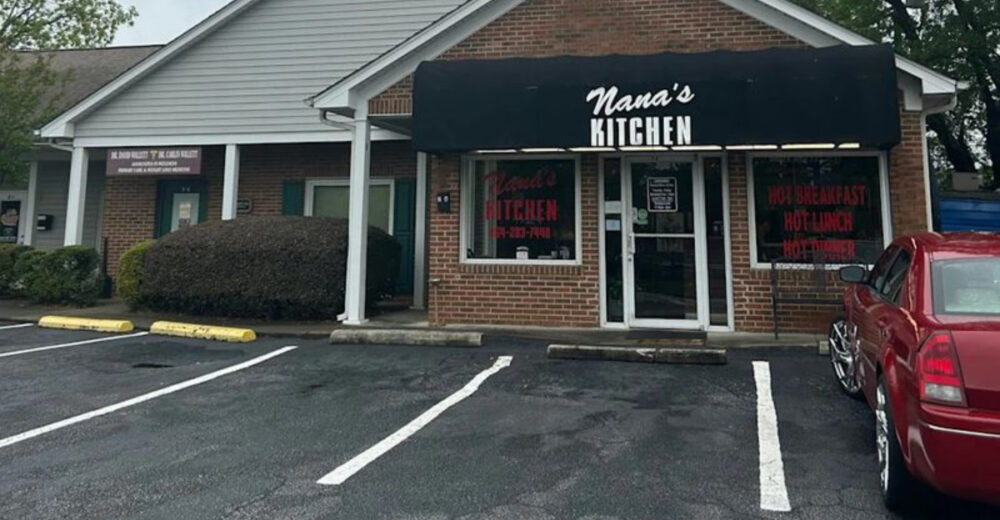 Locals Say These 10 South Carolina Soul Food Spots Are Too Good To Share - Decor Hint