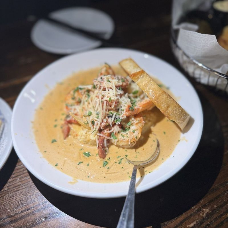 10 Can't-Miss All-You-Can-Eat Seafood Spots In Georgia For Unlimited Plates - Decor Hint Golden Corral - Savannah