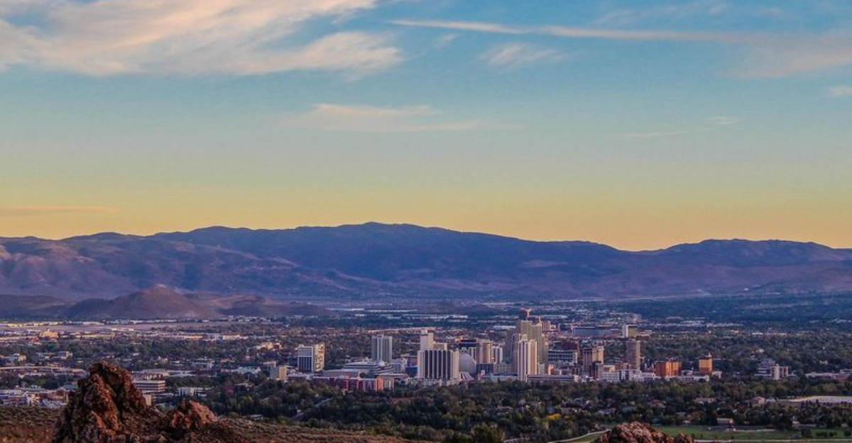 Looking For Vegas Vibes Without The Price Tag? Head To This Nevada Haven - Decor Hint Looking For Vegas Vibes Without The Price Tag Head To This Nevada Haven - Decor Hint