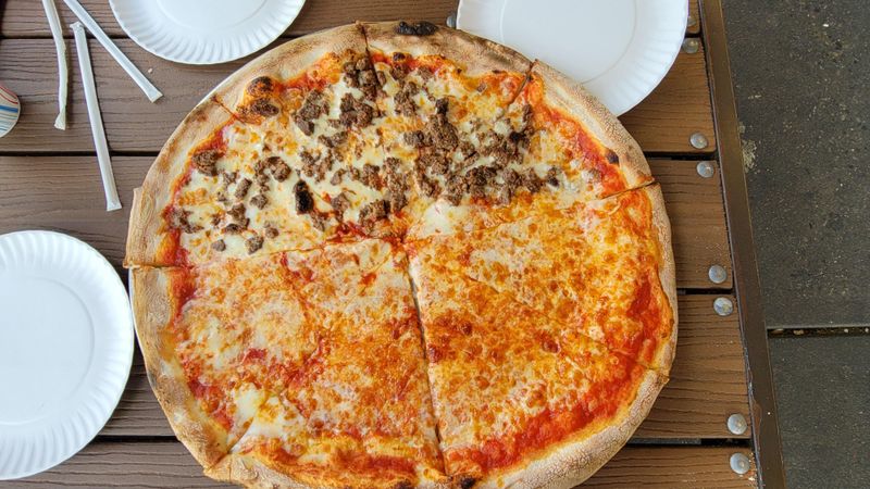 18 New York Pizza Joints Still Using Generations-Old Family Recipes - Decor Hint New Park Pizza