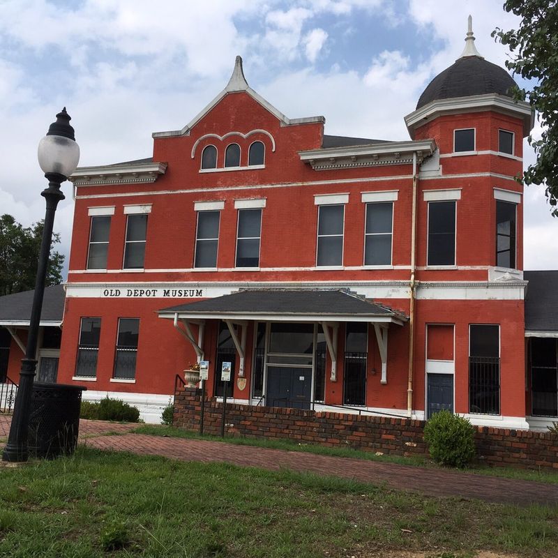 12 Must-Visit Alabama Maker Markets Celebrating Local Art And Creativity - Decor Hint The Market at the Historic Selma Depot - Selma