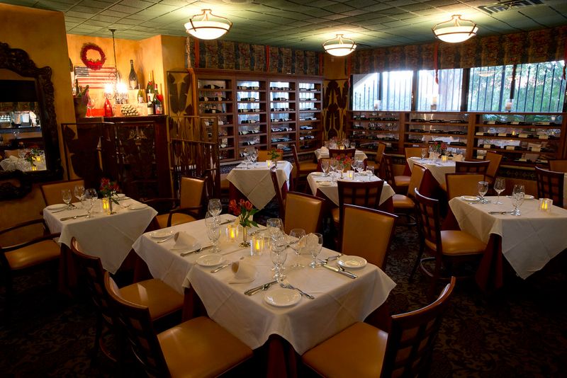Romantic Orlando Restaurants Perfect For A Cozy Winter Date - Decor Hint Chatham's Place