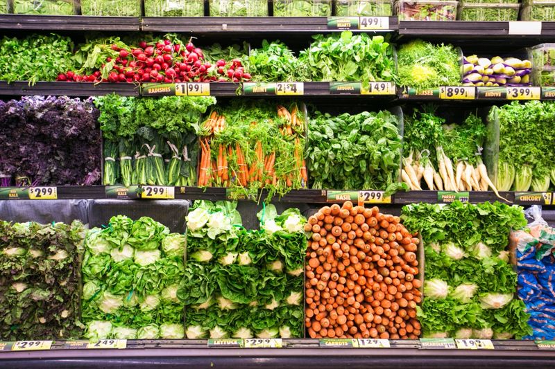 California Grocery Stores Known For Fresh Vegetables And Crisp Greens - Decor Hint Sprouts Farmers Market