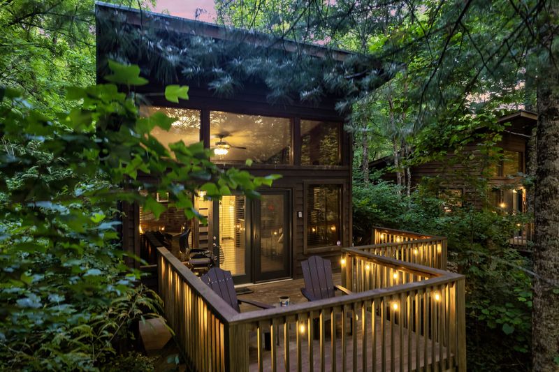 Rivers Edge Treehouse Resort - Cheoah River, NC