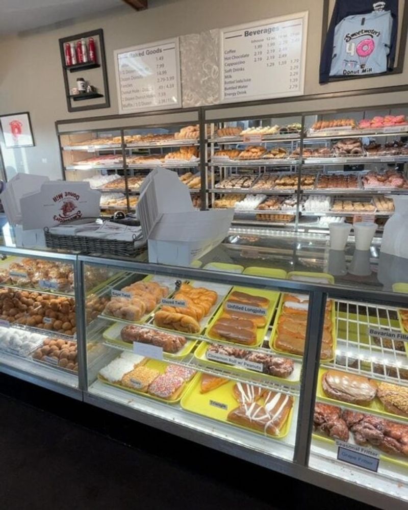 12 Michigan Restaurants Locals Say Are Worth The Detour - Decor Hint Sweetwater's Donut Mill