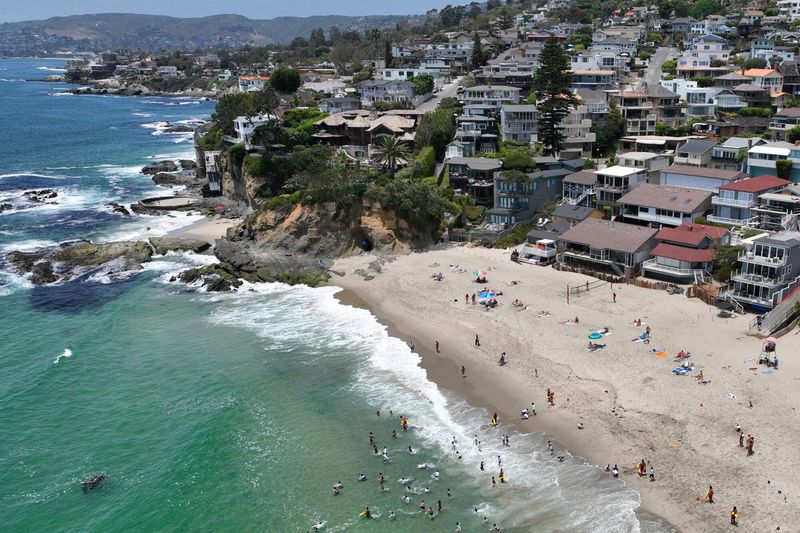 10 California Coastal Towns Overrun By Tourists, According To Locals - Decor Hint Laguna Beach