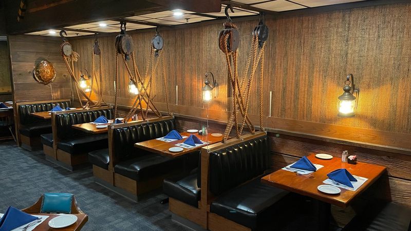 Windward Passage Restaurant, Columbus