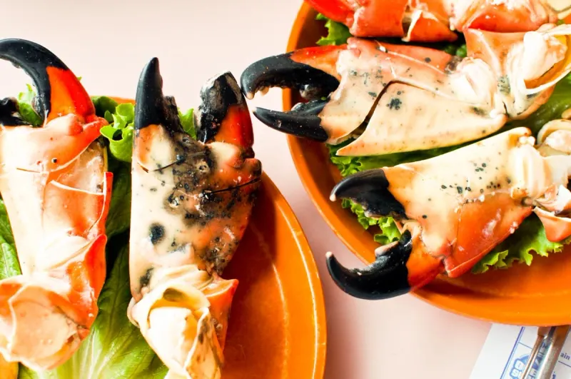 18 Florida Country Recipes That Taste Like Sunshine And Family - Decor Hint Grilled Stone Crab Claws