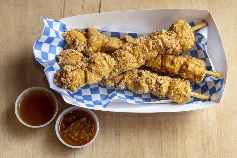 16 Washington Family-Owned Fried Chicken Restaurants Perfect For Rainy Days - Decor Hint The Chicken Supply (Seattle)