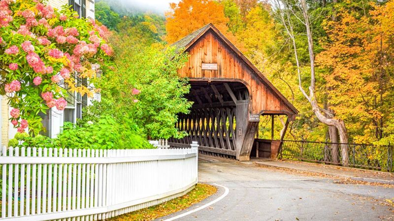 Peaceful Fall Getaways In Vermont Where You Can Actually Enjoy The Colors - Decor Hint Woodstock Village and Surrounding Hills