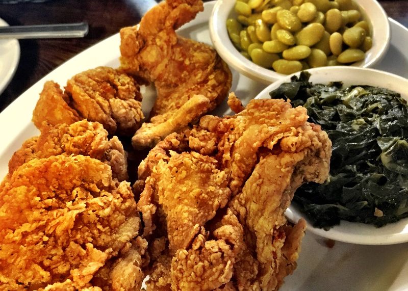 Georgia Spots Serving Fried Chicken Like Grandma Used To Make - Decor Hint The Busy Bee Café, Atlanta