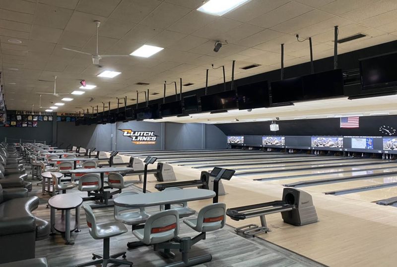 7 Ohio Bowling Alleys That Closed And 5 That Remain Classics - Decor Hint Clutch Lanes & Sports Center, Cuyahoga Falls