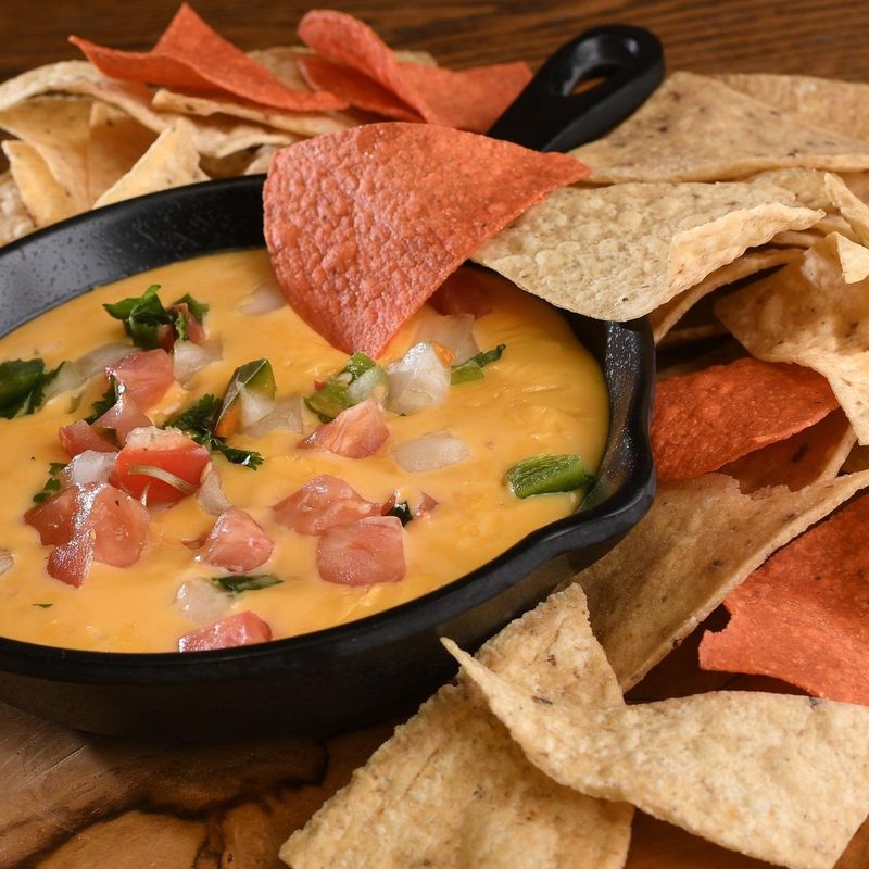 20 Texas Mexican Restaurants Where The Chips And Salsa Steal The Show - Decor Hint Mi Tierra Café y Panadería - San Antonio