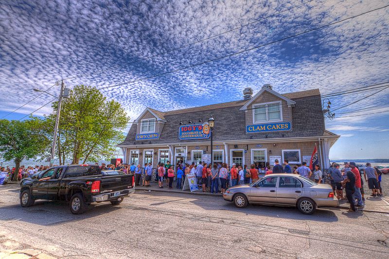 These Rhode Island Seafood Restaurants Are Always A Hit - Decor Hint Iggy's Doughboys & Chowder House, Warwick