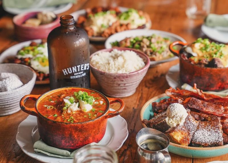 Hunter's Kitchen & Bar - South Boston