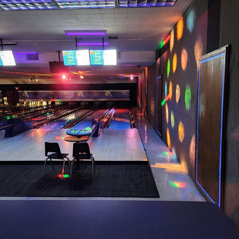 7 Ohio Bowling Alleys That Closed And 5 That Remain Classics - Decor Hint Bay Lanes, Bay Village