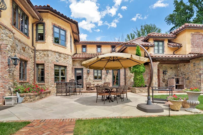 12 Arkansas House Styles That Might Not Stand The Test Of Time - Decor Hint Faux Tuscan Villas