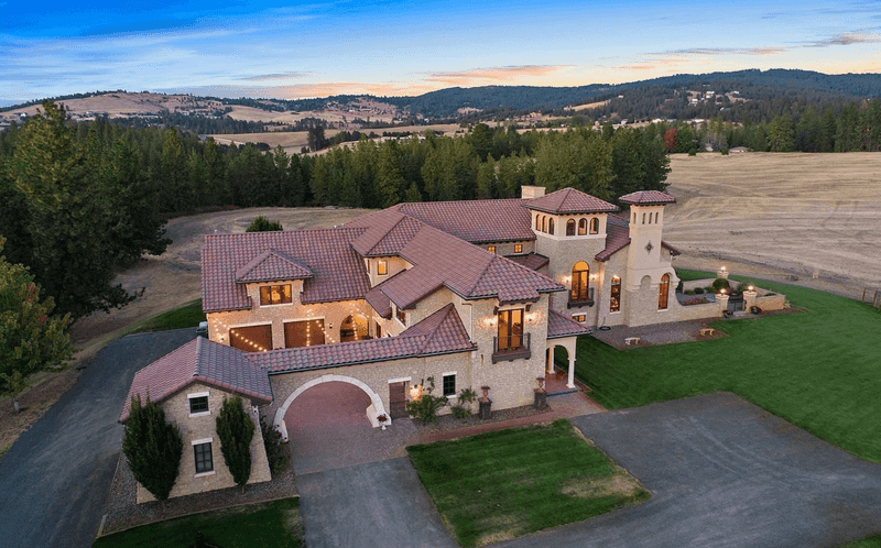 10 Washington Home Styles Experts Say Could Lose Appeal By 2030 - Decor Hint Tuscan-Inspired Villa Styles