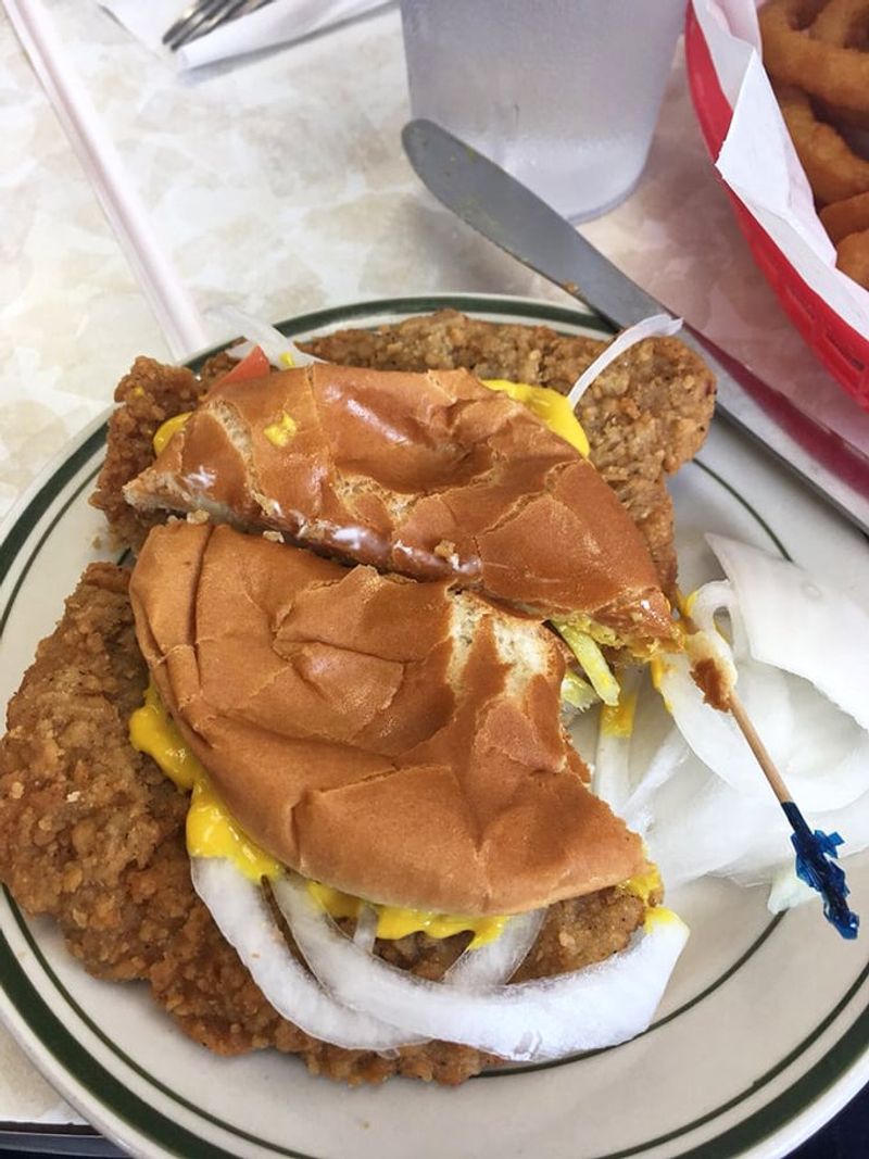 14 Hidden Gem Diners In Nevada With Tenderloin Sandwiches That Drip With Flavor - Decor Hint Starlight Diner in Wells