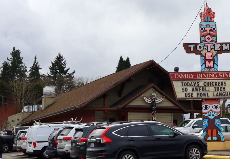 12 Washington Diners Serving The Pacific Northwest's Coziest Plates - Decor Hint Totem Family Diner – Everett