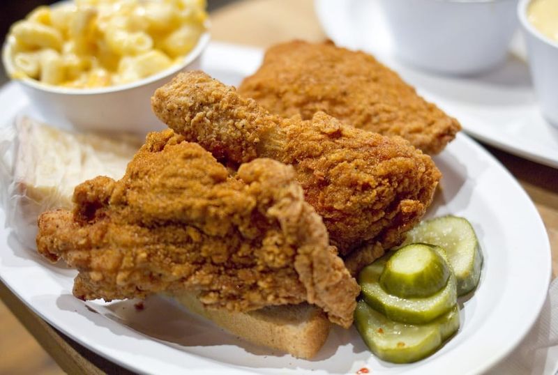 15 New York Catfish Restaurants Locals Swear Serve The Best Bayou Bites - Decor Hint Peaches HotHouse