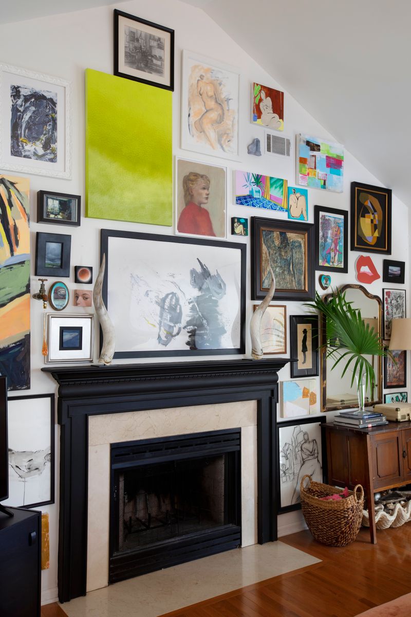 California Designers Say These 2010s Living Room Trends Need To Go - Decor Hint Gallery Walls Overload