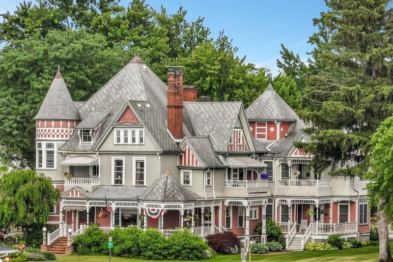 Victorian Queen Anne Homes