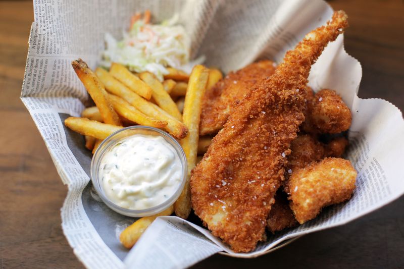 Michigan Restaurants Perfecting The Friday Night Fish Fry Tradition - Decor Hint The Mitten Bar