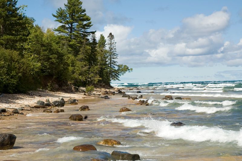 Michigan's Paddler's Inn Offers A Front-Row Seat To Lake Superior Adventures - Decor Hint The Gateway To Lake Superior's Wild Beauty