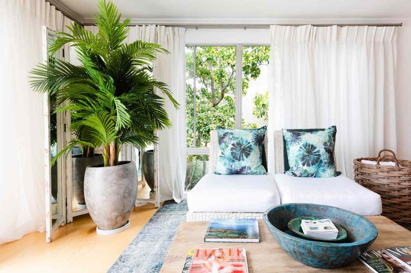 14 Coveted Antique Styles California Collectors Can't Get Enough Of - Decor Hint Nautical Vintage