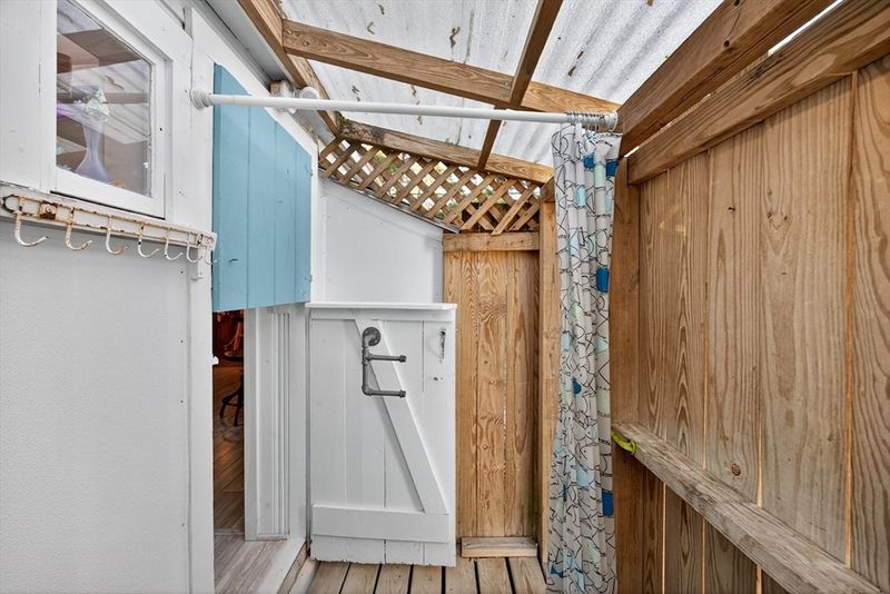 Renovation Potential: Canvas For Creativity