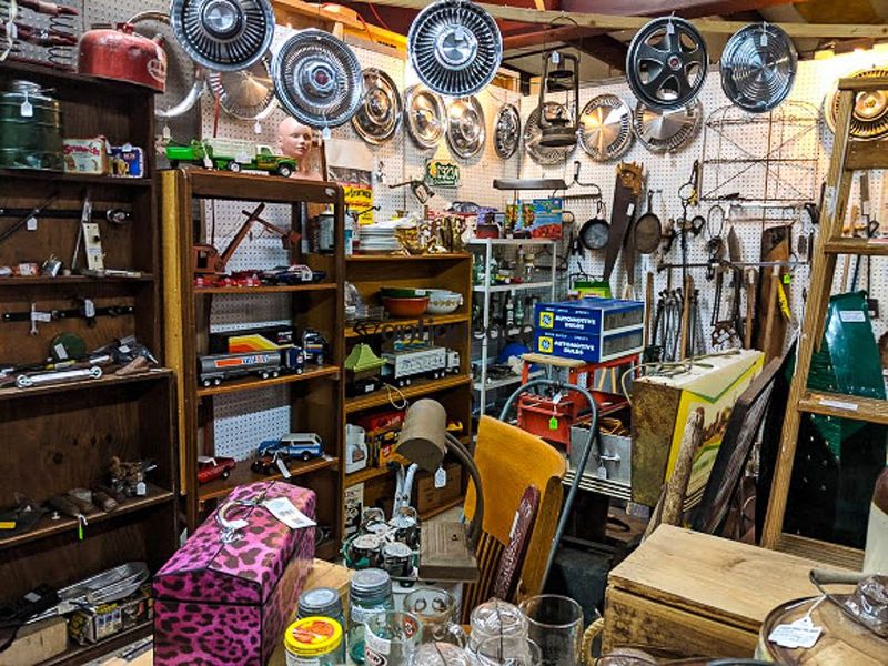 Lafayette Collectibles and Flea Market, Lafayette