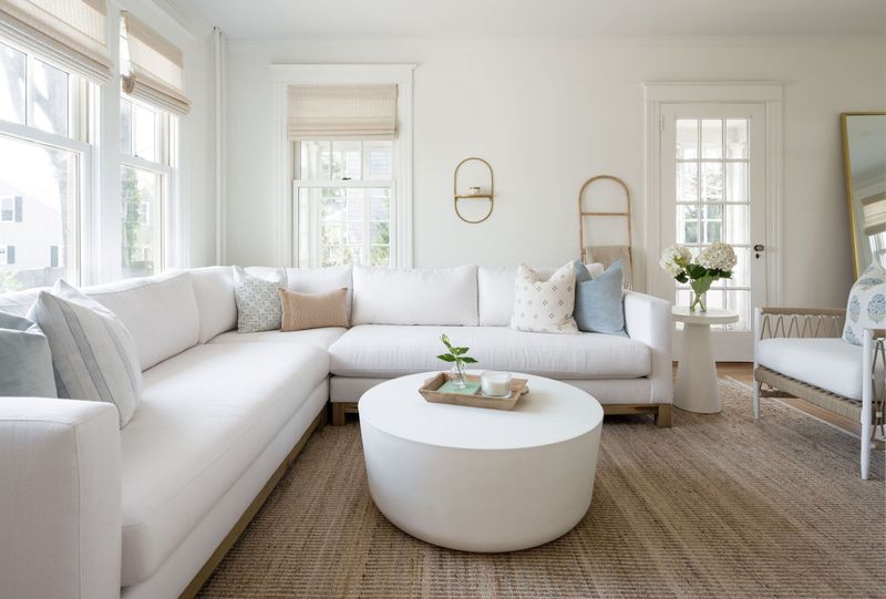 12 Louisiana Sofa Colors Falling Out Of Style This Year - Decor Hint Stark White