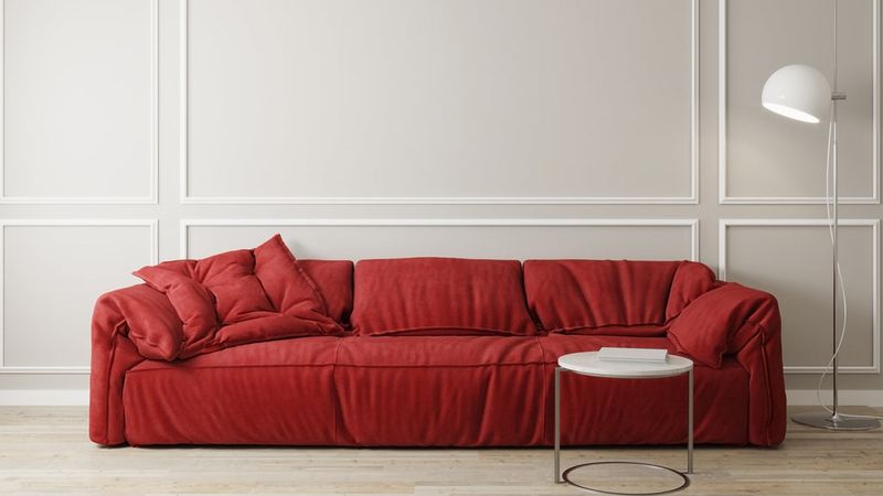 12 Iowa Sofa Colors Designers Agree Are Officially Out - Decor Hint Red Statement Pieces