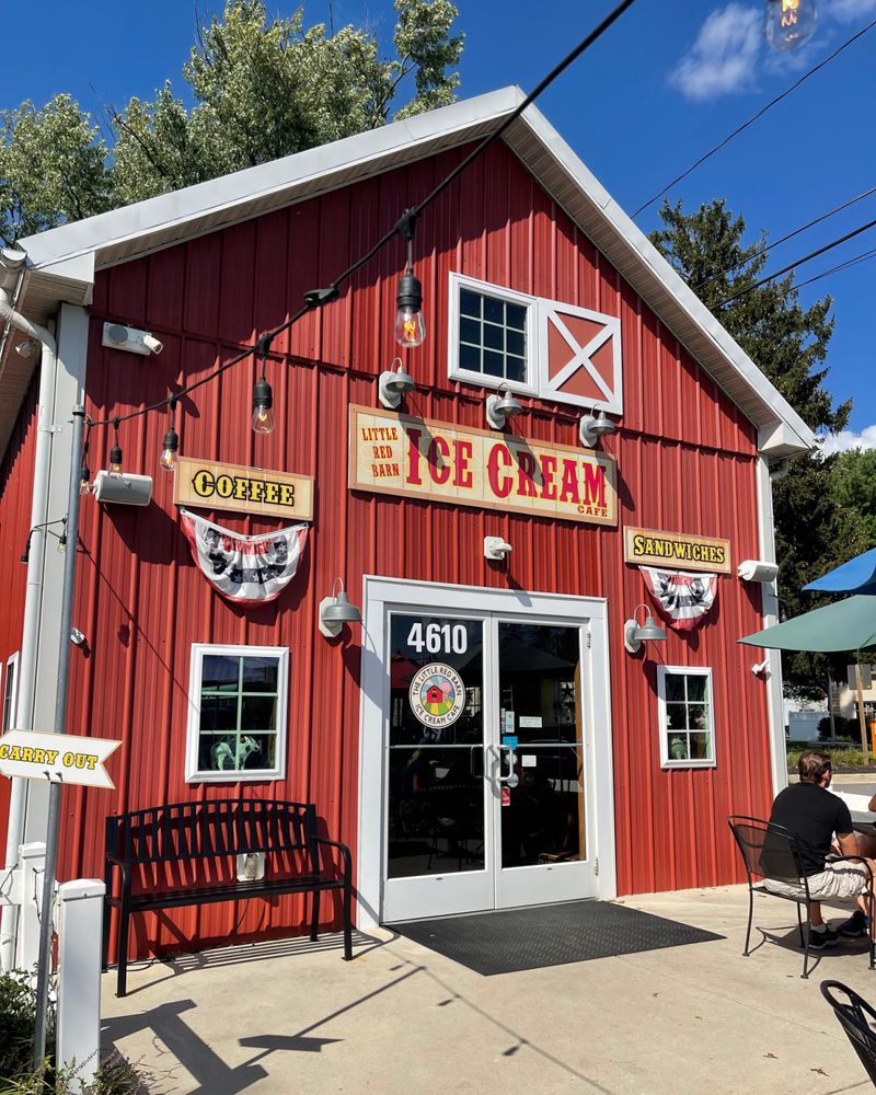 Maryland Cafés That Still Serve Pie Like Grandma Used To Make - Decor Hint Little Red Barn Ice Cream Café, Jefferson