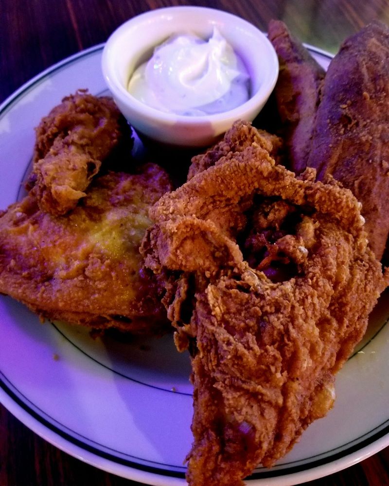 16 Washington Family-Owned Fried Chicken Restaurants Perfect For Rainy Days - Decor Hint Terry's Office Tavern (Tacoma)