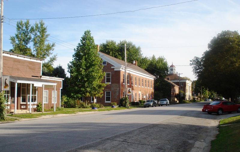 Once-Peaceful Illinois Towns Now Overwhelmed By Tourists - Decor Hint Bishop Hill: Swedish Heritage Creates Tourist Haven