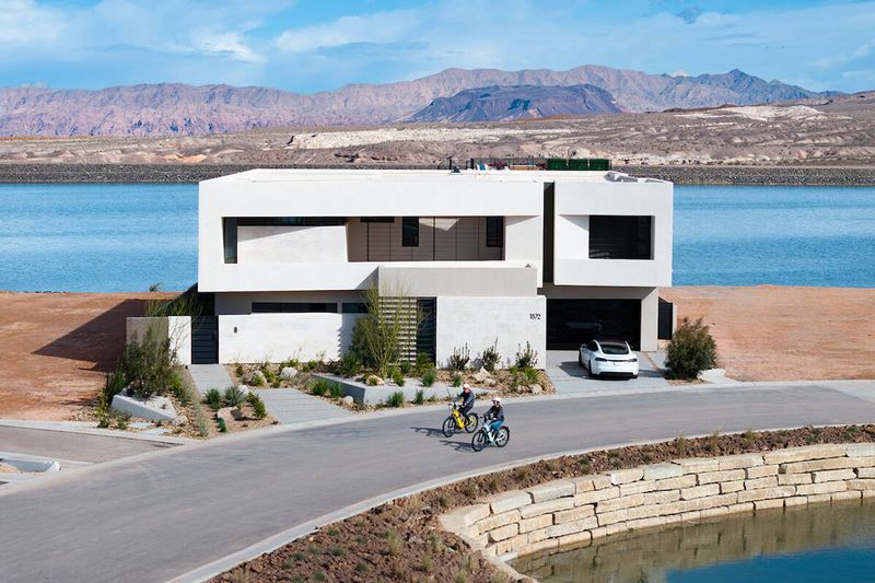13 Types Of Homes In Nevada Predicted To Gain Value By 2026 (With 6 Likely To Do Best) - Decor Hint Homes With Strong Outdoor Lifestyle Appeal