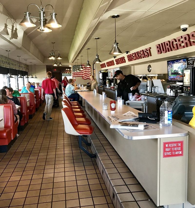 11 New Jersey Chicken-Fried Steaks That Hit All The Right Homey Notes - Decor Hint Tommy's Family Restaurant