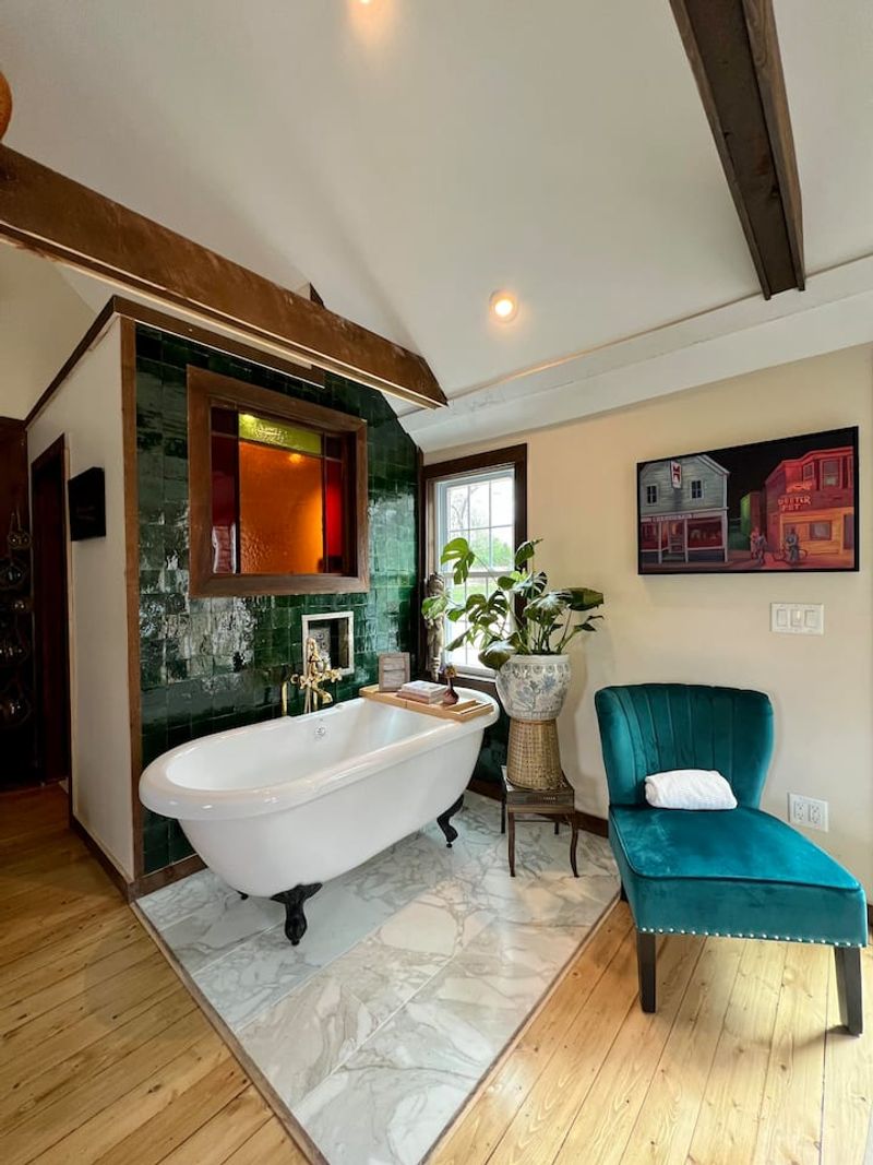 Vintage Clawfoot Bathtubs