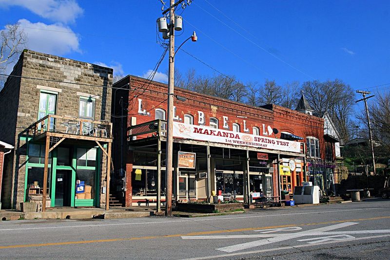 Once-Peaceful Illinois Towns Now Overwhelmed By Tourists - Decor Hint Makanda: Artsy Vibes Attract Creative Crowds