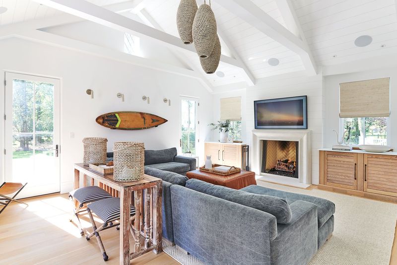 Illinois Homeowners, These Mistakes Could Be Stopping Your Home From Feeling Cozy - Decor Hint Too Much Open Space