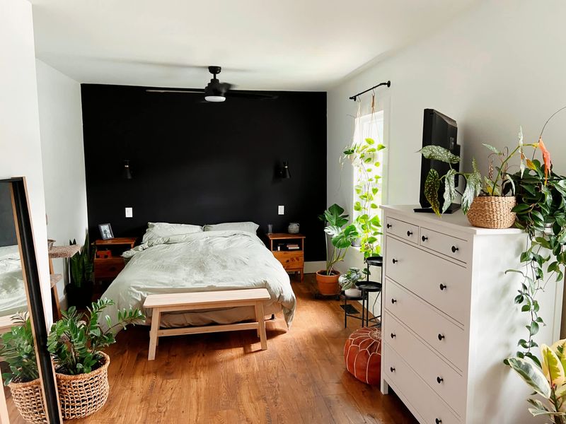 Dark Wall Colors That Make Small Rooms Feel Smaller