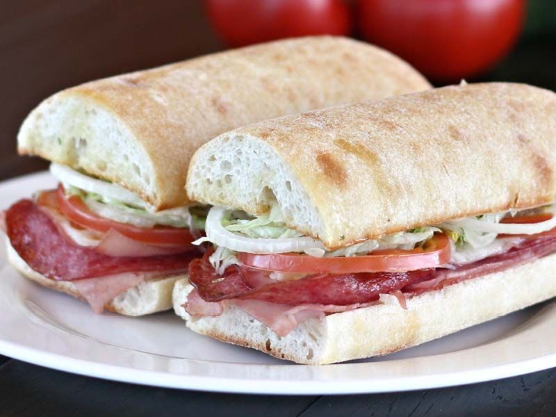 15 Minnesota Italian Sub Shops That Don't Hold Back On The Good Stuff - Decor Hint Davanni's